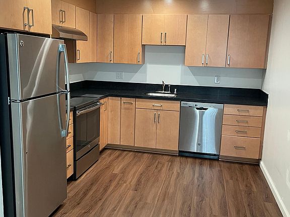 Beautifully Remodeled Open Designed Kitchen