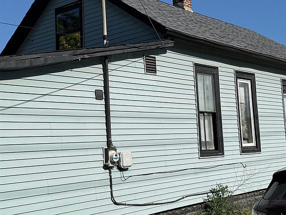 3rd image of 2250 Chestnut St