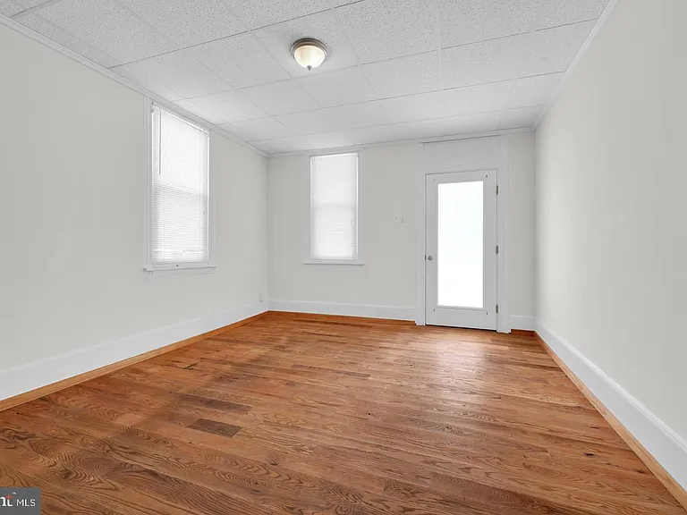 129 N Railroad St — Photo 15