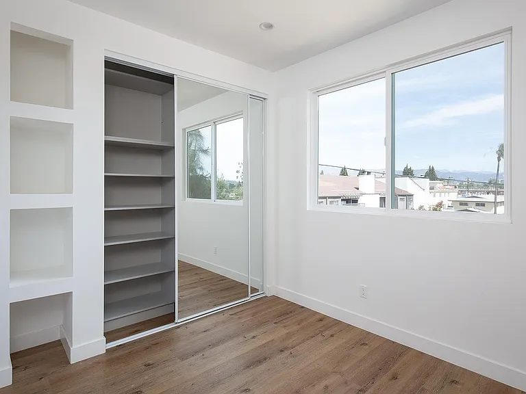 5324 Agnes Ave #C — Photo 12