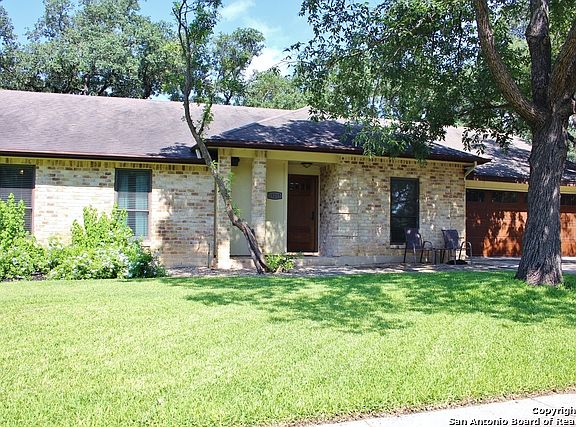 2nd image of 15215 Chalet Dr