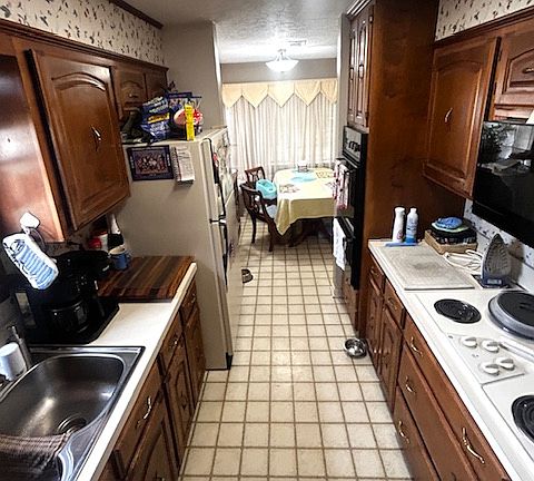 2nd image of 2817 Celinda Cir