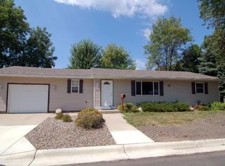 404 1st Ave NE, New Prague, MN 56071