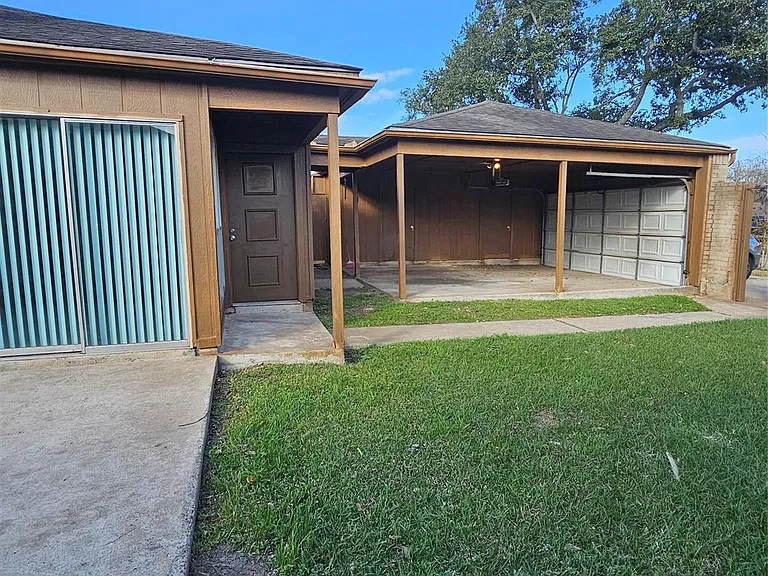 8151 Misty Ridge Ln — Photo 13