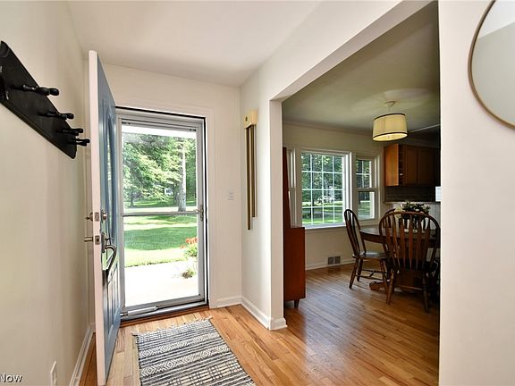 2nd image of 5825 Briarwood Ln