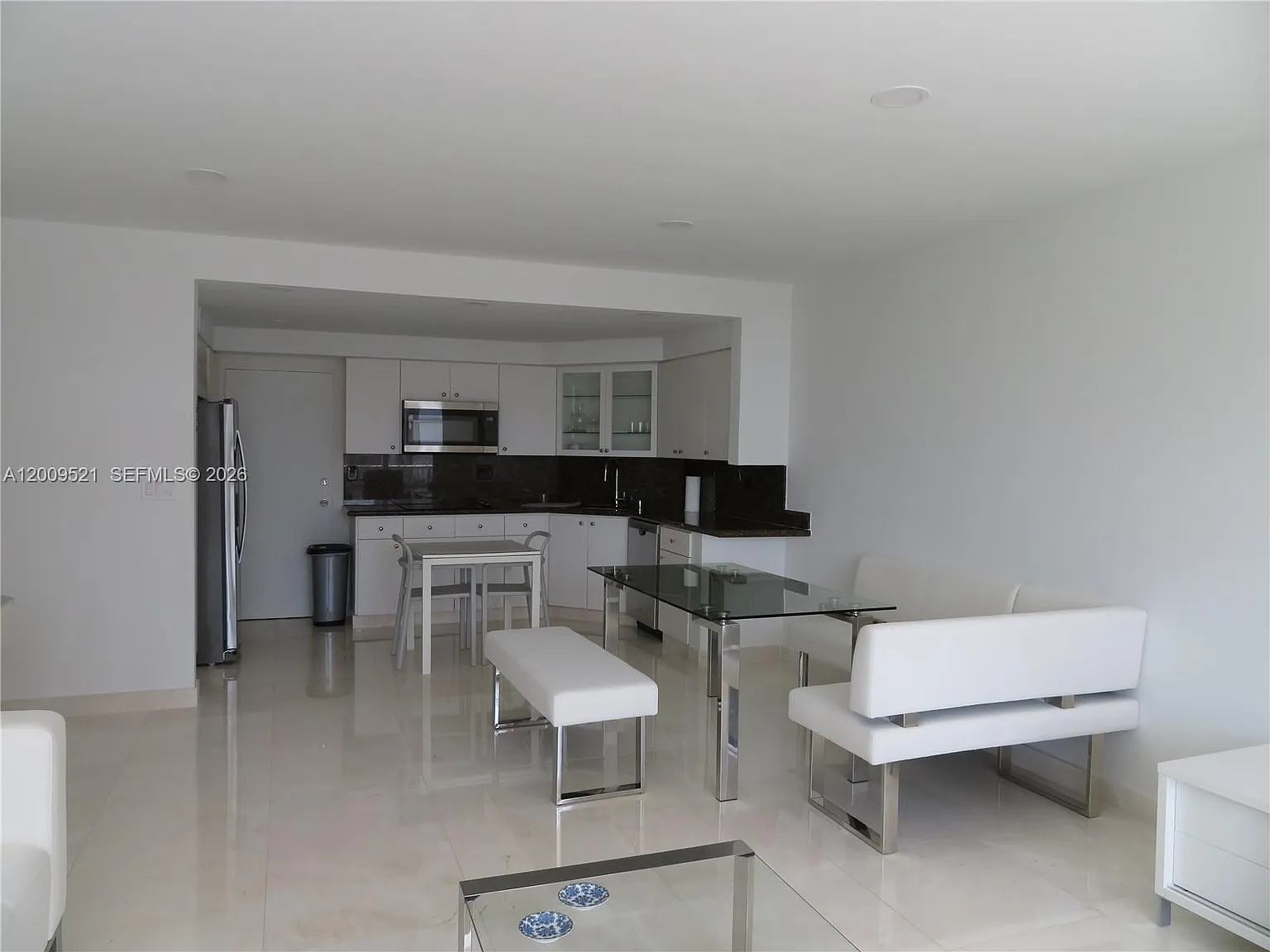 Brickell Bay Tower Condo — Photo 2