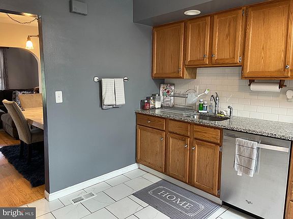 5th image of 7427 Brookwood Ave