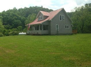 37 Wolfcamp Run, Gandeeville, WV 25243