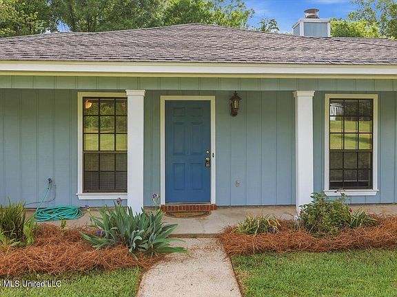5th image of 118 Spanish Moss Dr