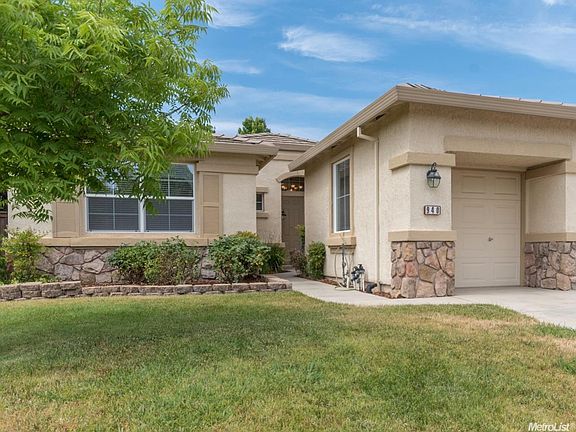 3rd image of 940 Glennfinnan Way