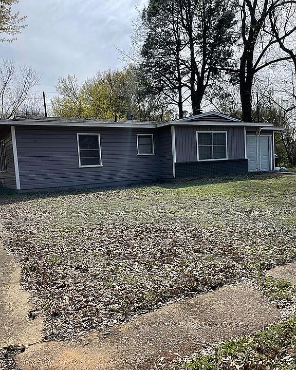 1st image of 2430 Beverly Dr