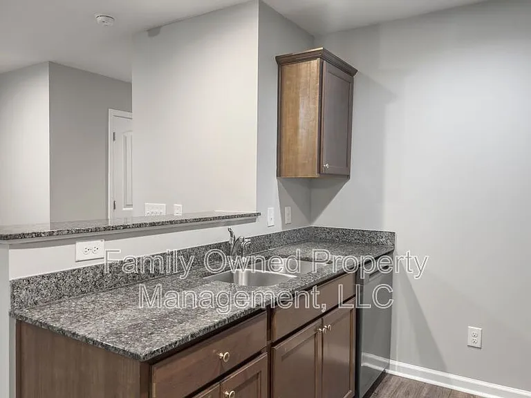 270 Jackson St — Photo 9