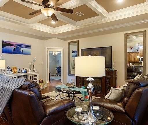 4th image of 5092 Village Way