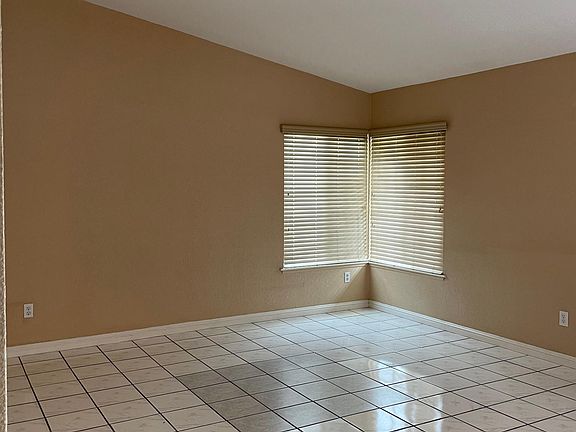 5th image of 1210 S Palmetto Ave
