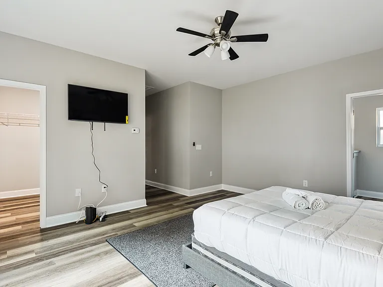 5105 Tuckaseegee Rd — Photo 1