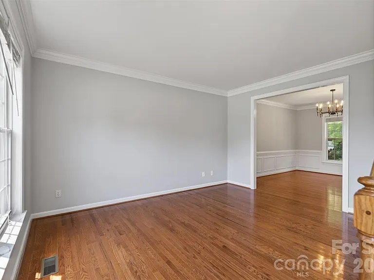 11005 Chilcomb Ct — Photo 14