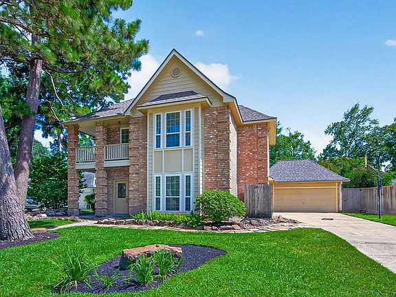2nd image of 7534 17th Green Dr