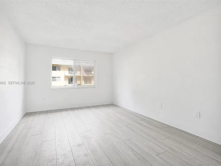 505 NW 177th St #112 — Photo 39
