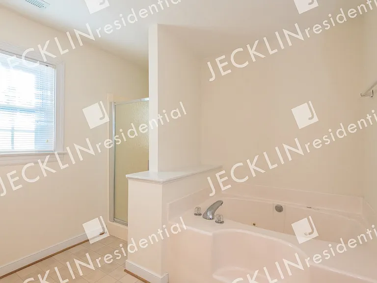 10653 Anna Marie Dr — Photo 26