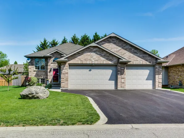 116 Woodvale Dr, Thames Centre, ON N0L 1G3