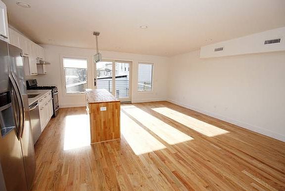2nd image of 27 Fox Pl