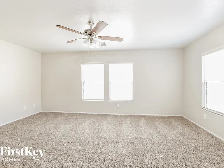 703 Loughton St — Photo 8