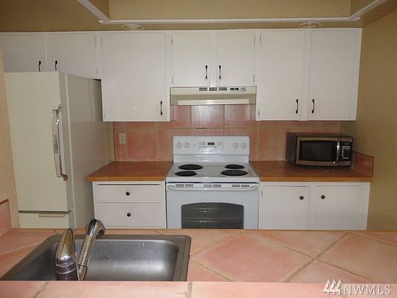 3rd image of 12621 NE 130th Way APT D205