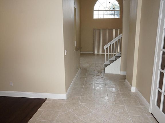 3rd image of 5737 Newbury Cir