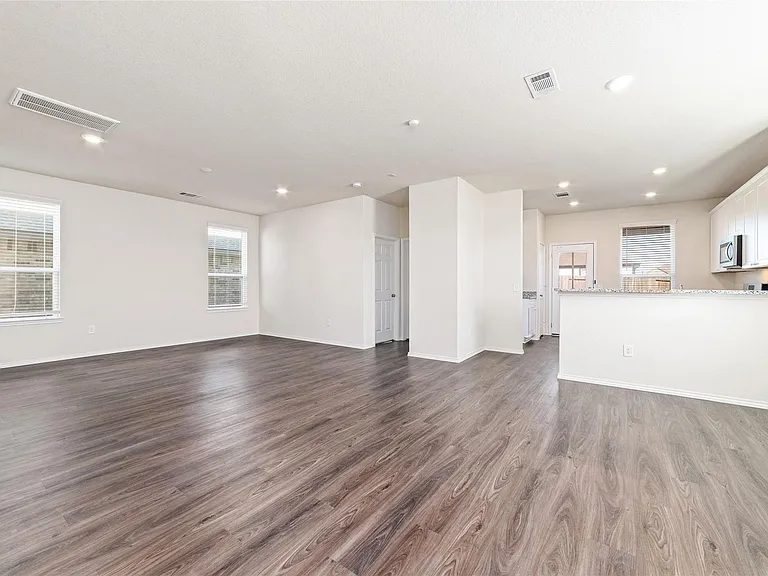 5810 Dry Brush Pl — Photo 3