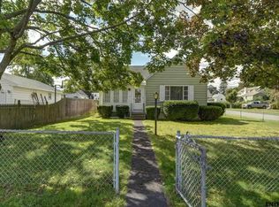 31 Murray Ave, Waterford, NY 12188