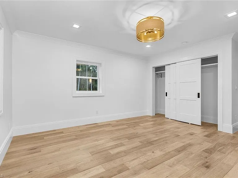 6155 Standing Oaks Ln — Photo 25