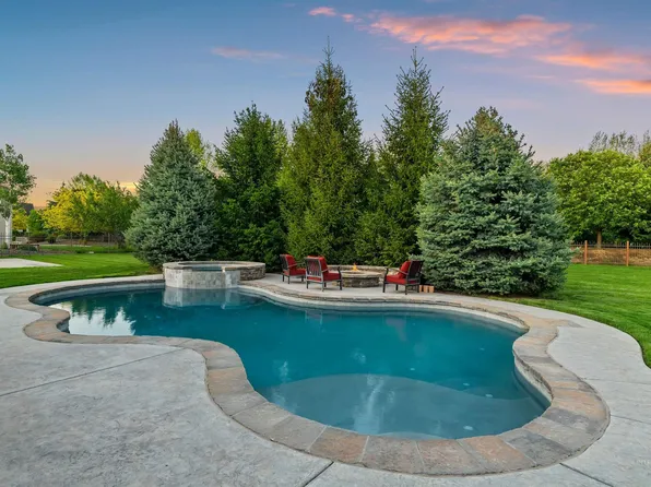 1102 N Lionbridge Ave, Eagle, ID 83616