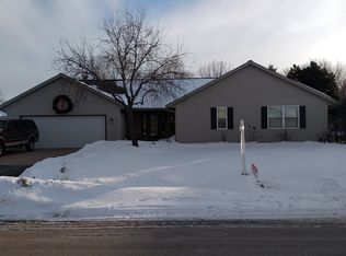 N352 Ridgewood Ct, Appleton, WI 54915