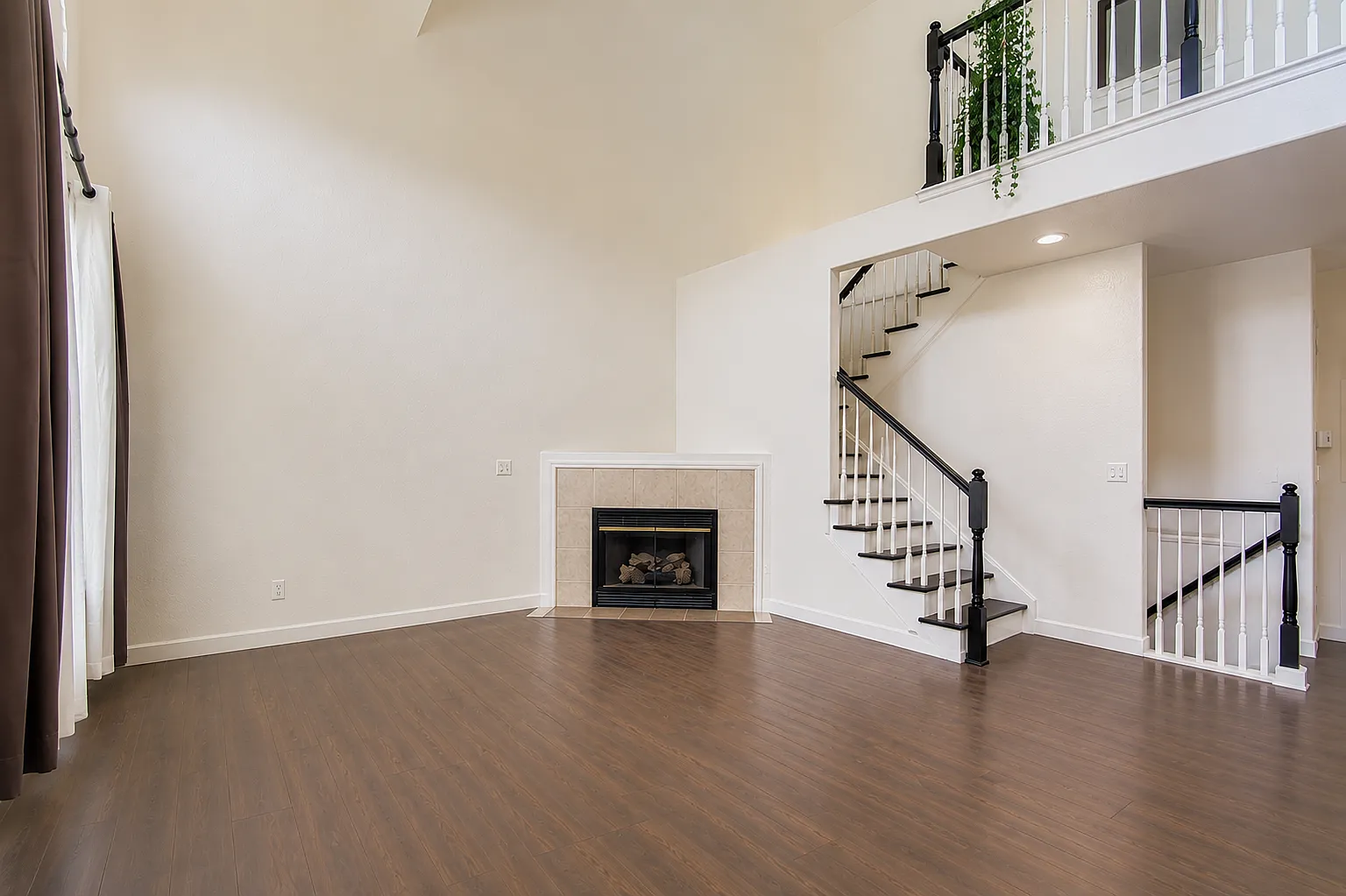2 bed, 2.5 bath, 1456 sqft, $2,599 — Photo 3