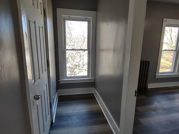 4th image of 48 Laurel St APT 4