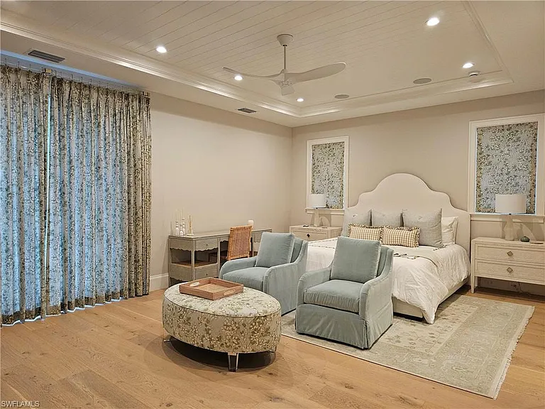 637 Palm Cir W — Photo 24