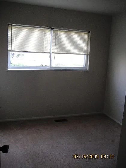 2809 Maplewood Dr — Photo 3