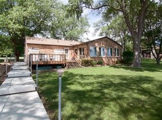 22625 Great River Rd, Le Claire, IA 52753