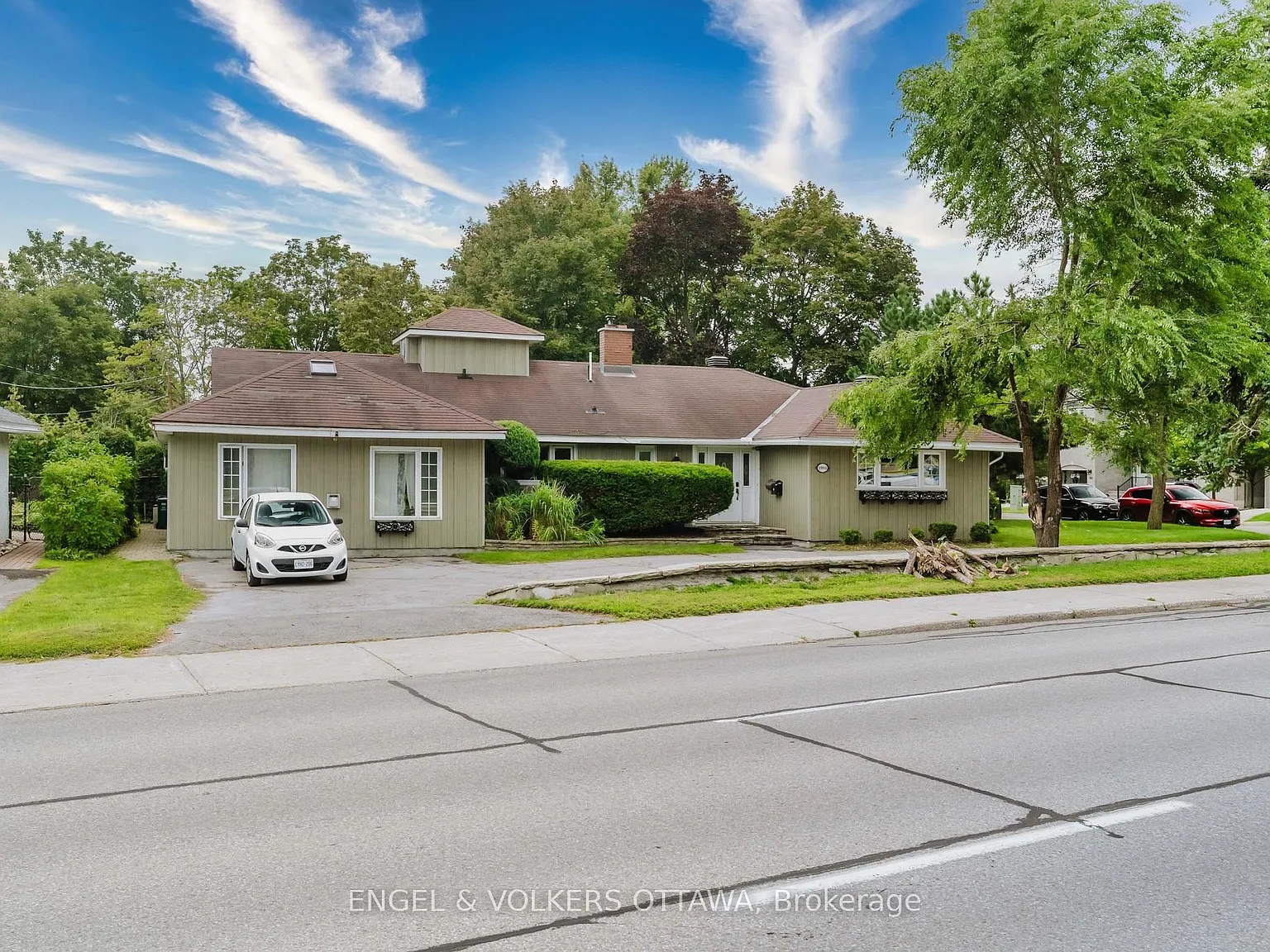 3 bed, $3,100 — Photo 2