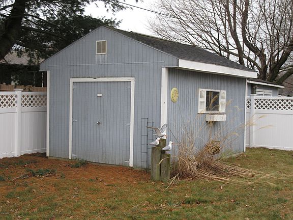 4th image of 4574 Vista Dr