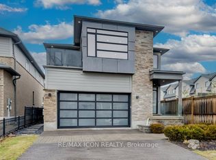 204 Carriage Way S, Waterloo, ON N2K0C6