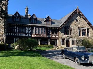 61 Crows Nest Rd, Tuxedo Park, NY 10987