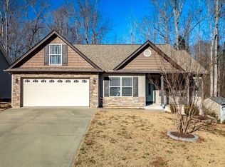 227 Heritage Creek Dr, Boiling Springs, SC 29316