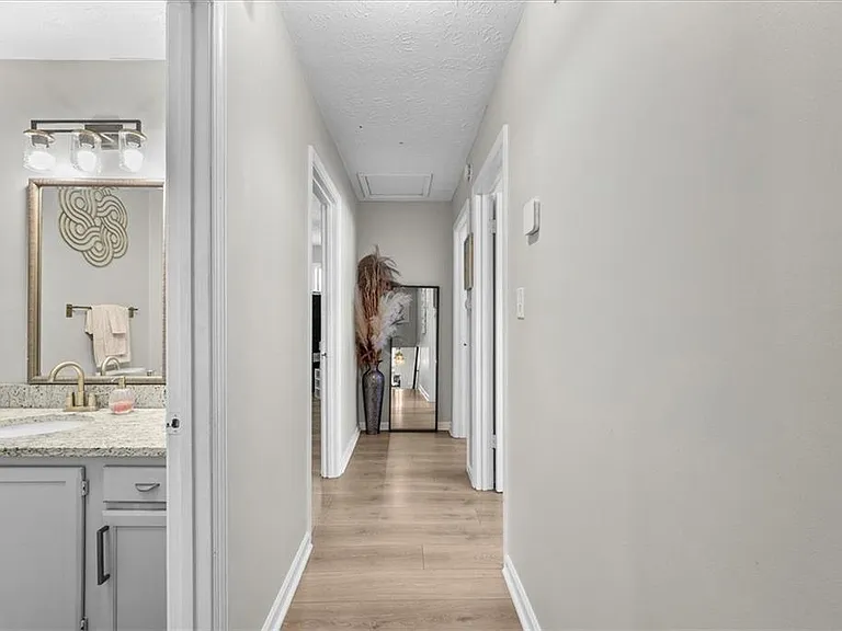 4041 Woodbridge Ct — Photo 12