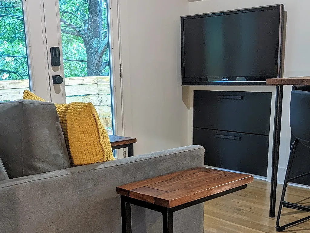 Fully furnished! - 128 Park Pl #2