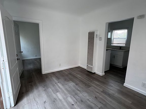 4th image of 540 W 49th St #546
