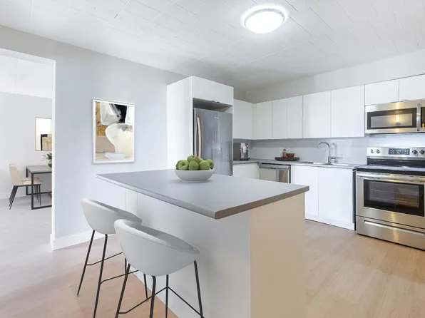 King Edward, 1333 Ouellette Ave, Windsor, ON N8X 4V4