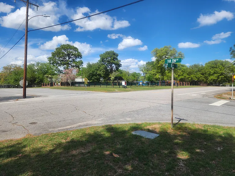 1001 B Ave — Photo 21