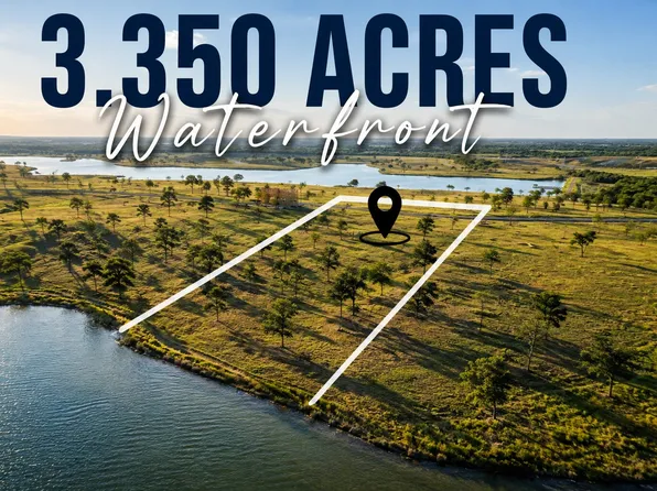 212 Waterfront Club Dr, Corsicana, TX 75109