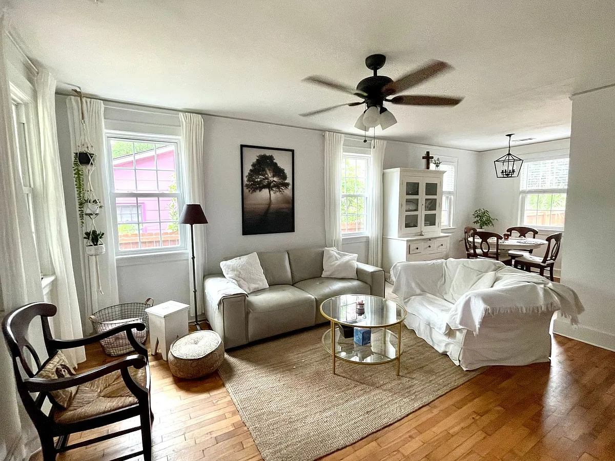 Building Photo - 12 W 51st St